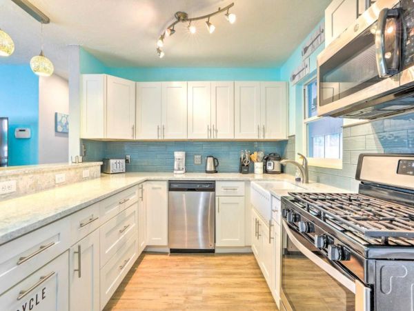 Bradenton 3 Bedroom Home with Canal View & Dock
