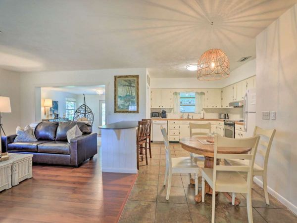 Anna Maria Island Holmes Beach Home 1031078