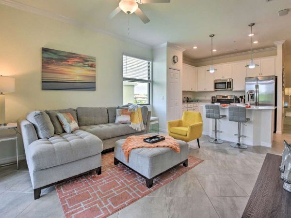 Lake City Vacation Condo Three Bedroom Walk to Beach