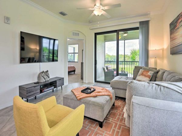 Lake City Vacation Condo Three Bedroom Walk to Beach