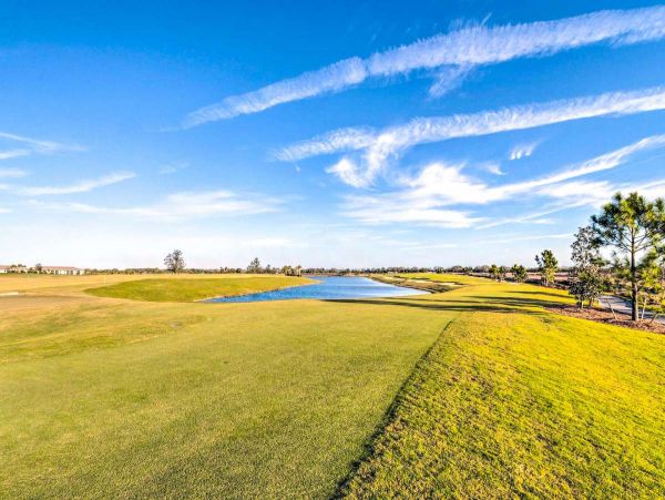 Lake City Vacation Condo Three Bedroom Walk to Beach