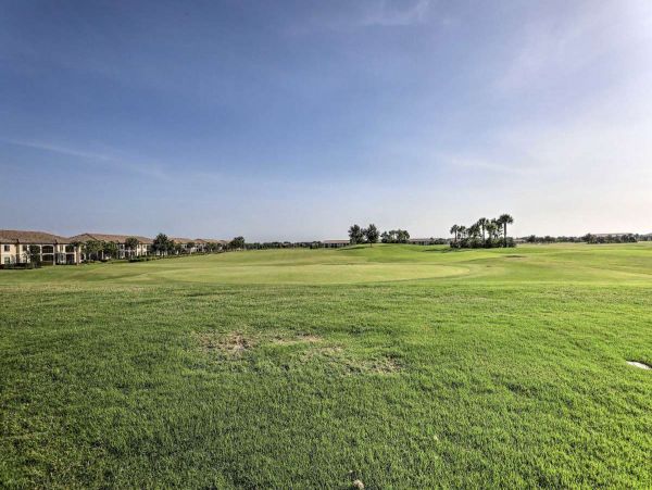 Lake City Vacation Condo Three Bedroom Walk to Beach