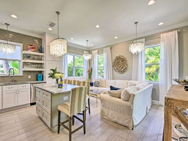 Lovely 3 Bedroom Townhome in Holmes Beach Walk to Beach