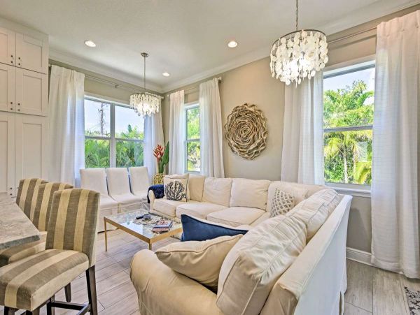 Lovely 3 Bedroom Townhome in Holmes Beach Walk to Beach