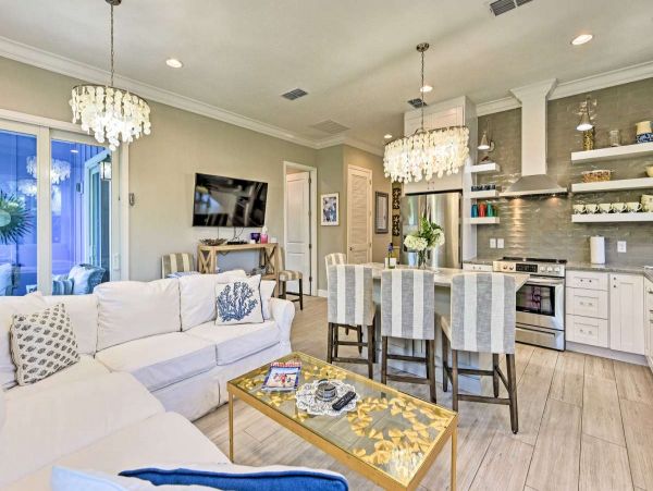 Lovely 3 Bedroom Townhome in Holmes Beach Walk to Beach