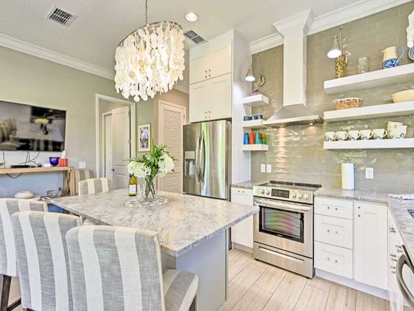 Lovely 3 Bedroom Townhome in Holmes Beach Walk to Beach