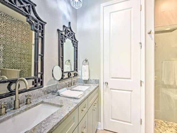 Lovely 3 Bedroom Townhome in Holmes Beach Walk to Beach