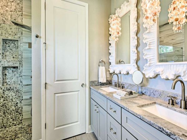 Lovely 3 Bedroom Townhome in Holmes Beach Walk to Beach