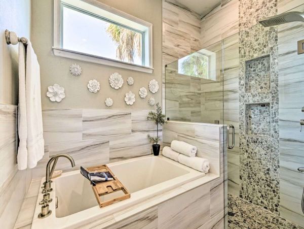 Lovely 3 Bedroom Townhome in Holmes Beach Walk to Beach