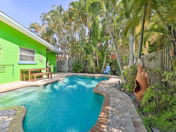 Anna Maria Island Holmes Beach Home 1031096
