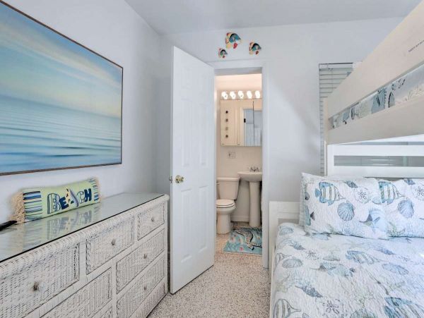 Anna Maria Island Holmes Beach Home 1031096