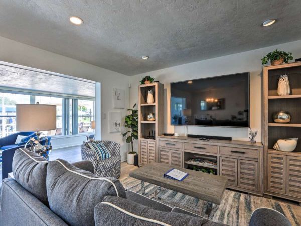 Beautiful Palmetto Vacation Home Three Bedroom