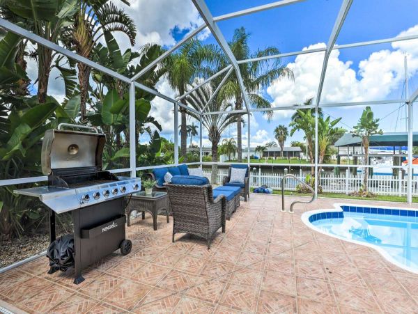 Beautiful Palmetto Vacation Home Three Bedroom