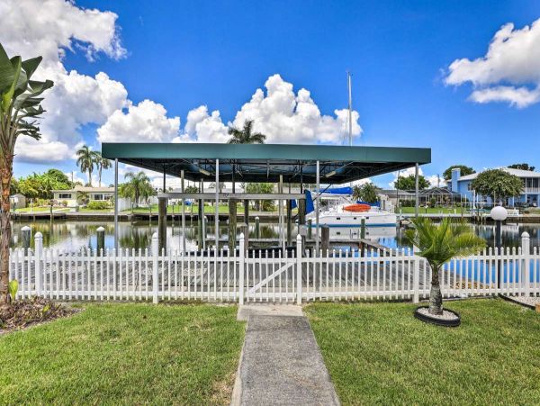 Beautiful Palmetto Vacation Home Three Bedroom