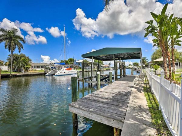 Beautiful Palmetto Vacation Home Three Bedroom