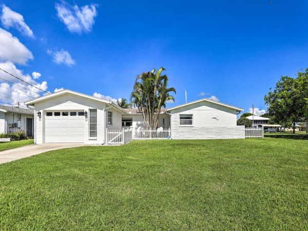 Beautiful Palmetto Vacation Home Three Bedroom
