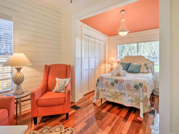 Charming Palmetto Retreat with Backyard Haven