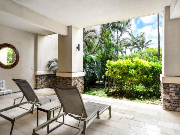 Beachside Three Bedroom Vacation Rental Condo in Kapalua