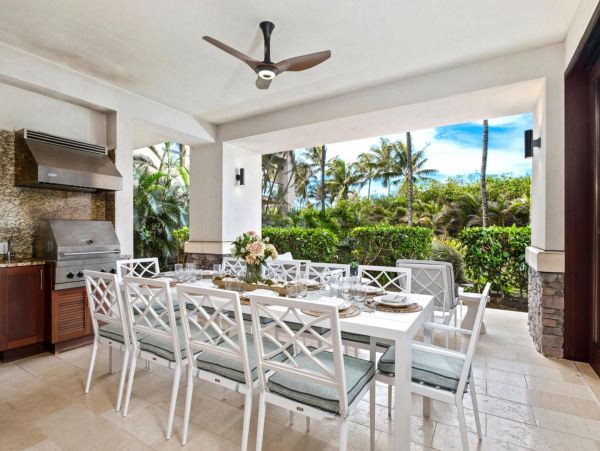 Beachside Three Bedroom Vacation Rental Condo in Kapalua
