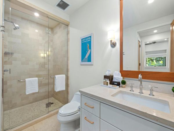 Beachside Three Bedroom Vacation Rental Condo in Kapalua