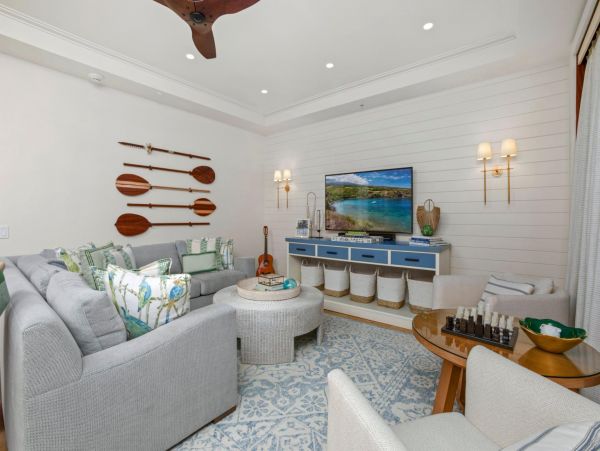 Beachside Three Bedroom Vacation Rental Condo in Kapalua