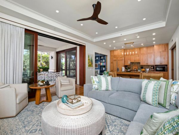 Beachside Three Bedroom Vacation Rental Condo in Kapalua