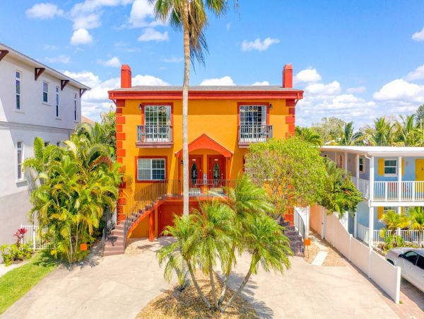 Three Bedroom Vacation Rental Close to Beach in Siesta Key