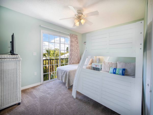 Three Bedroom Vacation Rental Close to Beach in Siesta Key