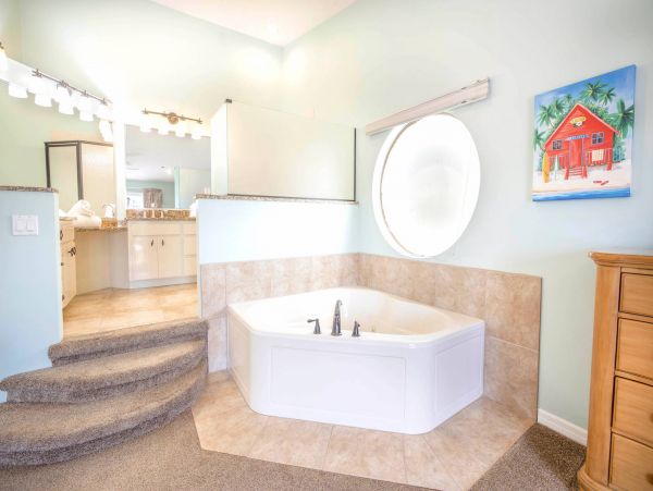 Three Bedroom Vacation Rental Close to Beach in Siesta Key