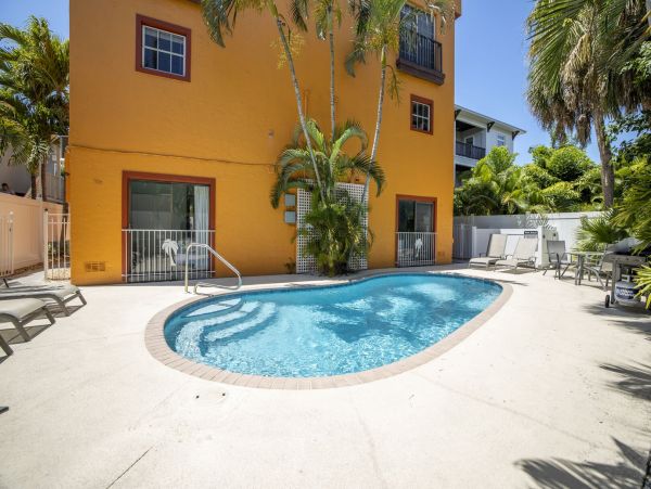 Three Bedroom Vacation Rental Close to Beach in Siesta Key
