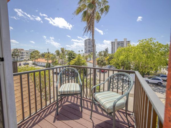 Three Bedroom Vacation Rental Close to Beach in Siesta Key