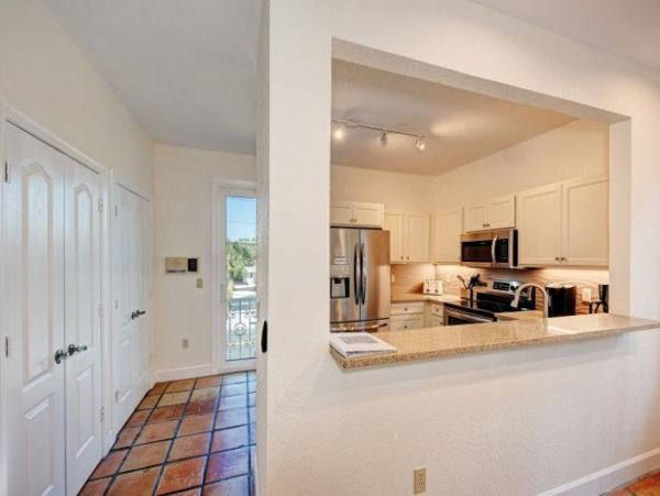 Beautiful Three Bedroom Vacation Rental Close to Beach Sleeps 6