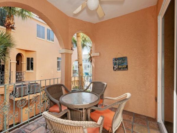 Beautiful Three Bedroom Vacation Rental Close to Beach Sleeps 6