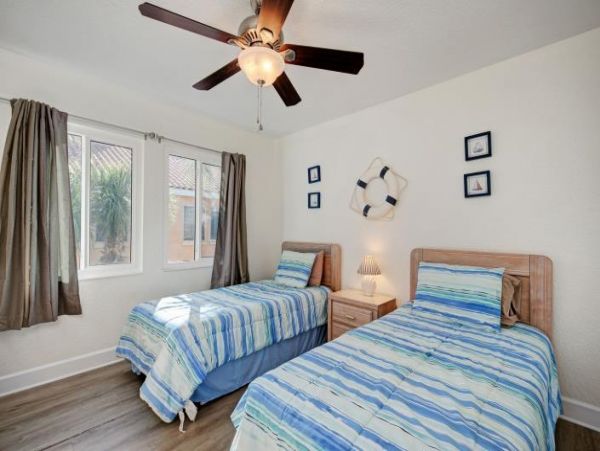 Beautiful Three Bedroom Vacation Rental Close to Beach Sleeps 6