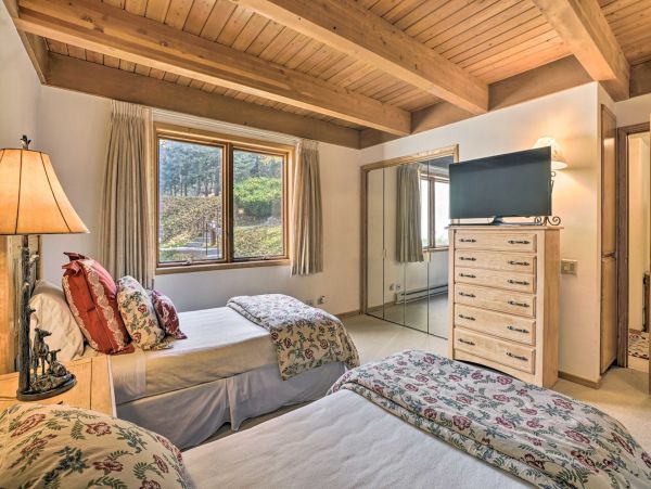 Charming Townhome with 2 Bedrooms in Snowmass