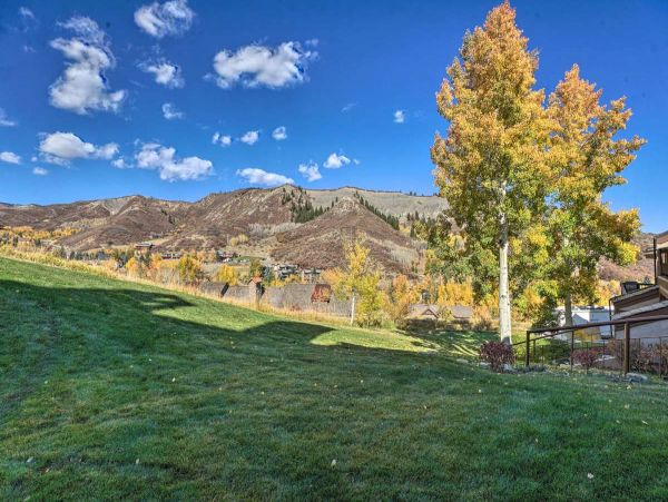 Charming Townhome with 2 Bedrooms in Snowmass