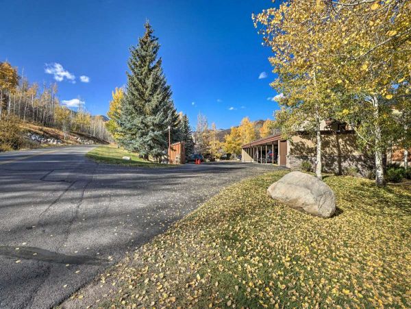 Charming Townhome with 2 Bedrooms in Snowmass