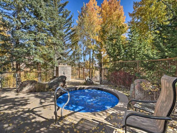 Charming Townhome with 2 Bedrooms in Snowmass