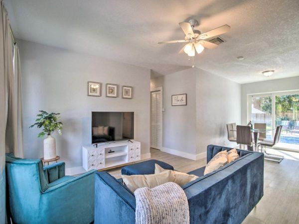 Lovely 4 Bedroom Home with Pool in Deerfield Beach