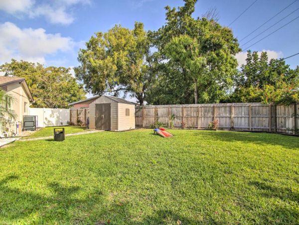 Lovely 4 Bedroom Home with Pool in Deerfield Beach