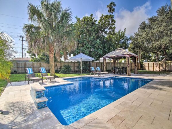 Lovely 4 Bedroom Home with Pool in Deerfield Beach