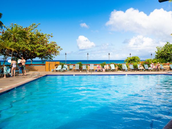 Two Bedroom Luxury Vacation Condo with Panoramic Ocean Views