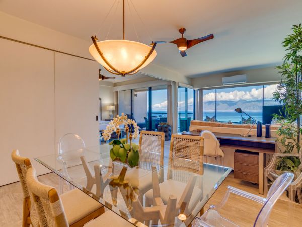 Two Bedroom Luxury Vacation Condo with Panoramic Ocean Views