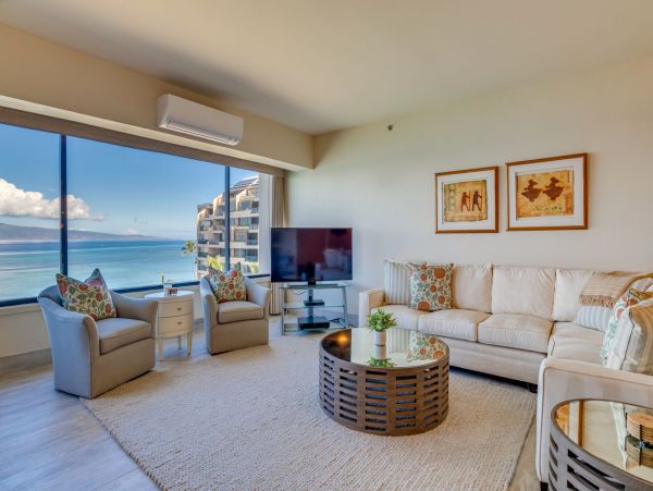 Two Bedroom Luxury Vacation Condo with Panoramic Ocean Views