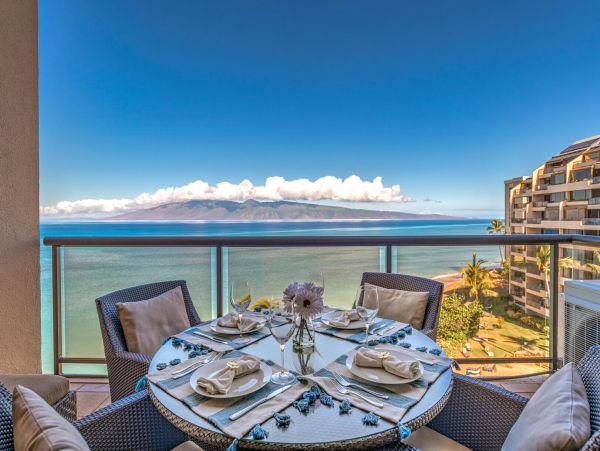 Two Bedroom Luxury Vacation Condo with Panoramic Ocean Views