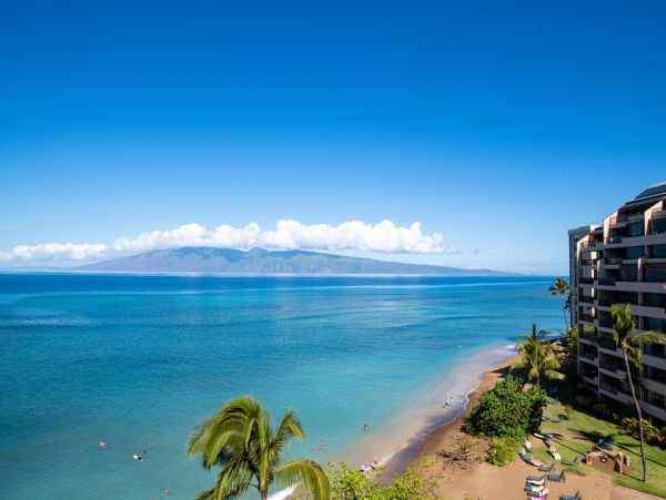 Two Bedroom Luxury Vacation Condo with Panoramic Ocean Views
