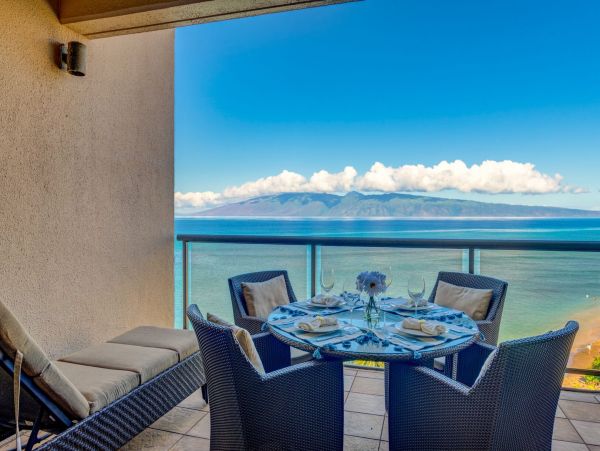 Two Bedroom Luxury Vacation Condo with Panoramic Ocean Views