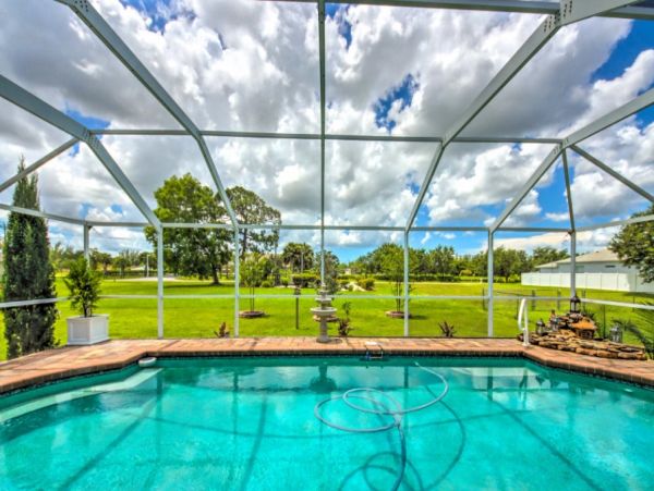 Cape Coral Vacation Pool Home Sleeps 6 Guests