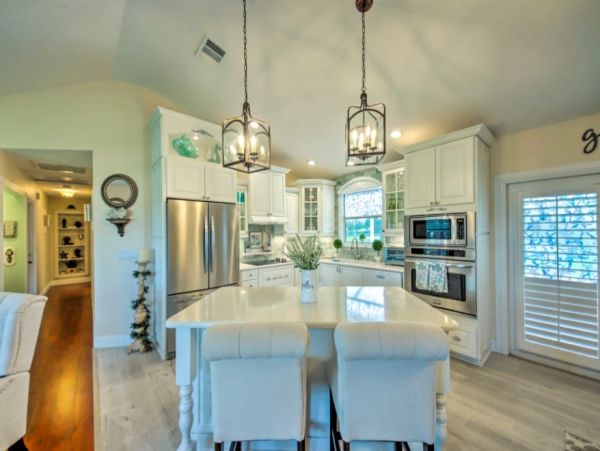 Cape Coral Vacation Pool Home Sleeps 6 Guests