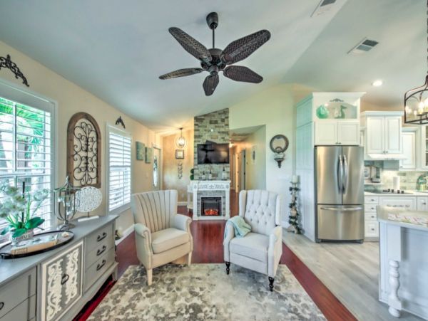 Cape Coral Vacation Pool Home Sleeps 6 Guests